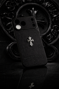 Shadow Cross Case – Elegancia oscura en su máxima expresión🖤